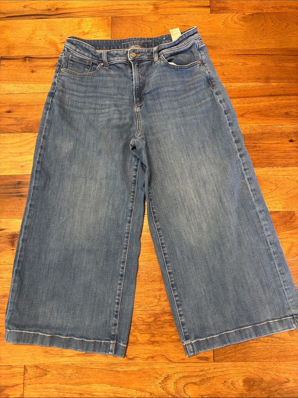 Chico's Wide-Leg Crop Jeans in Medium Blue Wash